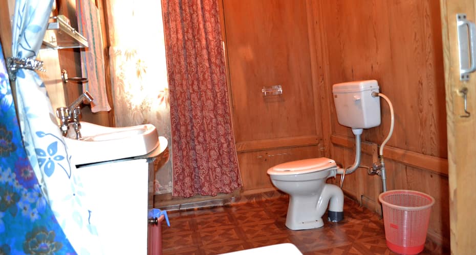 King of Kashmir Houseboat, Srinagar 3
